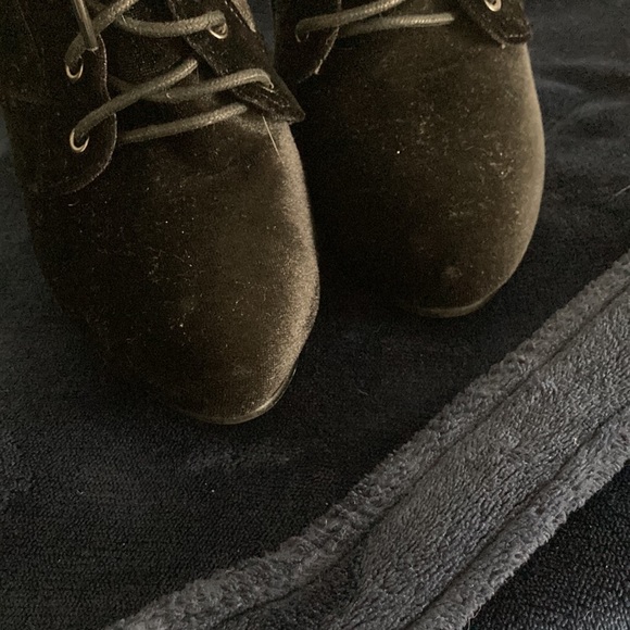 Catherine Malandrino velvet booties - Picture 7 of 7